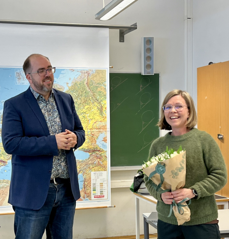 Mann og kvinne glade