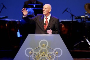 Fred Kavli at the award ceremony in Oslo Concert Hall. (Photo: Håkon Mosvold Larsen/Scanpix)