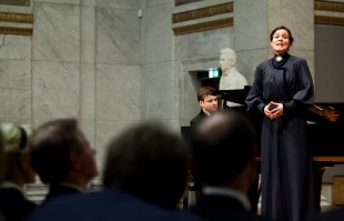 Sopranen Isa Katharina Gericke sang fra Eva Nansens konsertrepertoar. Foto: Eirik Furu Baardsen