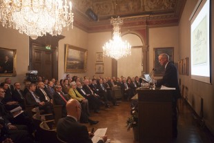 Visesentralbanksjef Jan F. Qvigstad holdt hovedforedraget på Norges Bank-seminaret på Det Norske Videnskaps-Akademi. Foto: Norges Bank