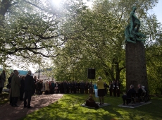 Kransenedleggelse ved Gustav Vigelands Abelmonument 2015. Foto: Eirik Furu Baardsen / DNVA