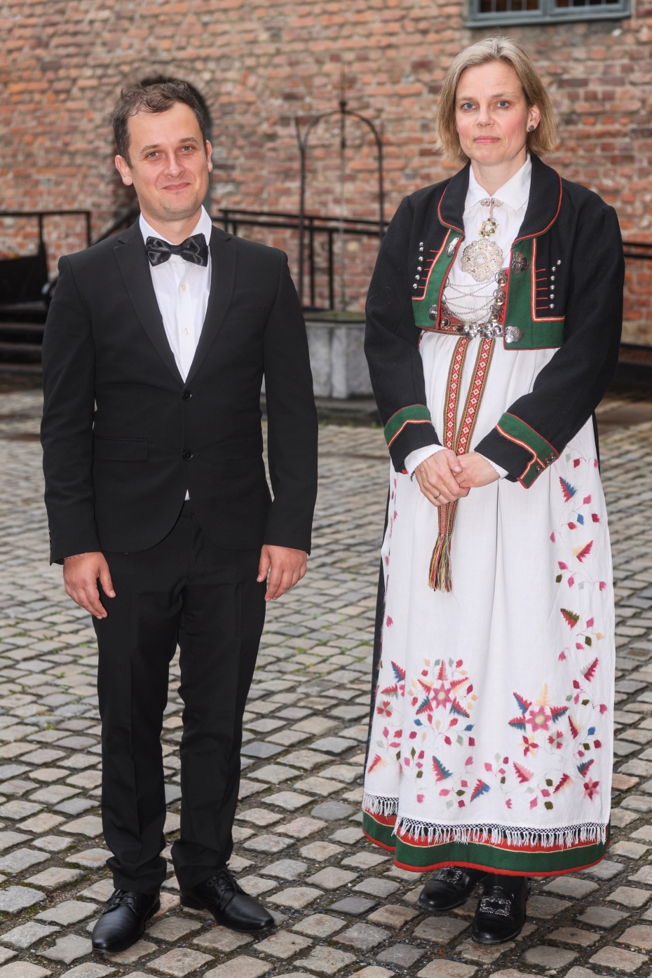 På Abelbanketten: Andrei Mihai, World Federation of Science Journalists, med Ingeborg Moe, Aftenposten. (Foto: Naina Helén Jåma / Abelprisen)