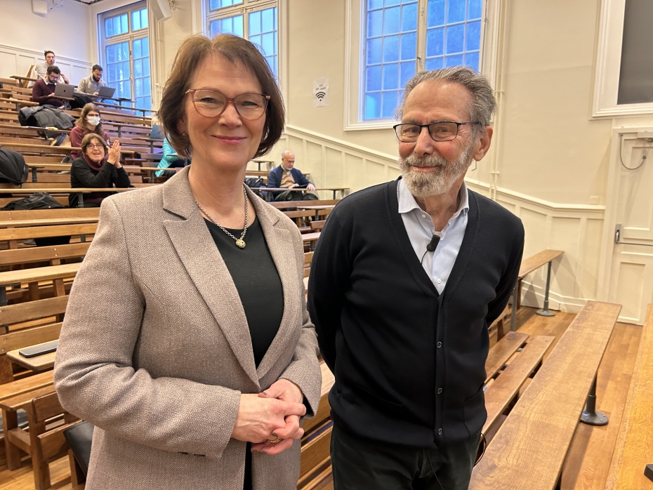 Preses Lise Øvreås og Abelprisvinner 2017 Yves Meyer under Abelsymposiet Abel in Paris 2024, på Institute Henri Poincaré, Sorbonne.