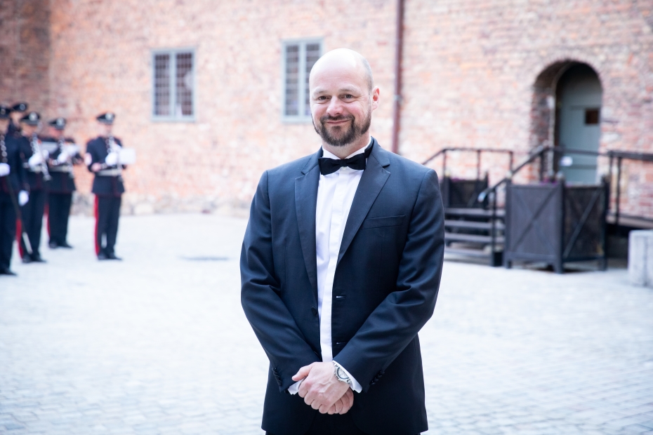 Prosjektleder Pål Pettersen ankommer regjeringsbanketten på Akershus festning