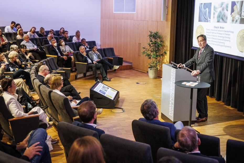 Kavliprisvinner Chad Mirkin foreleser
