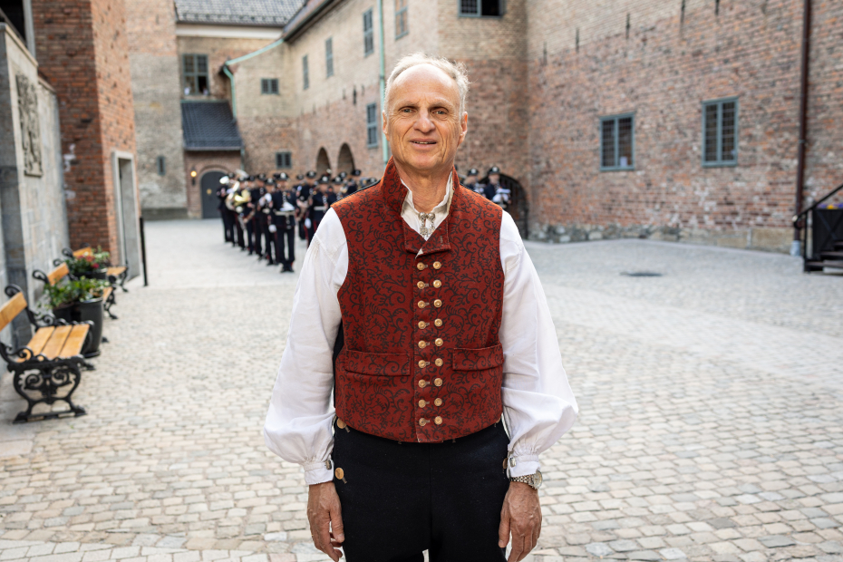mann i bunad